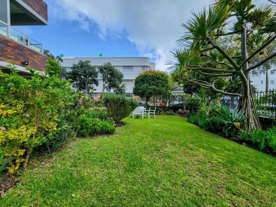 To Let 2 Bedroom Property for Rent in Sea Point Western Cape